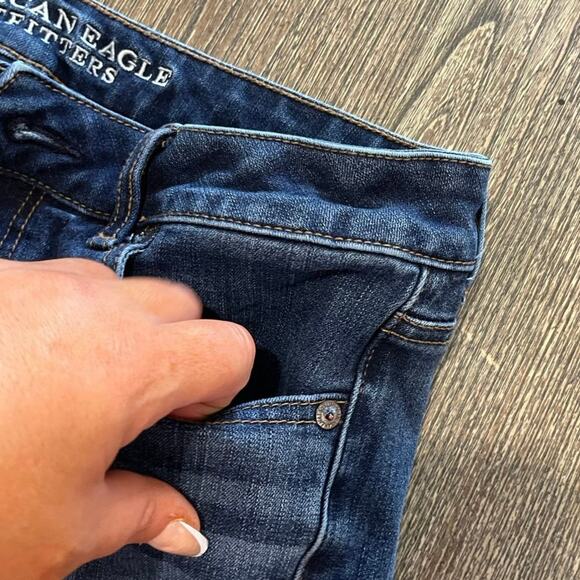 American Eagle Midi Shorts Mid Rise 360 Super Stretch Denim Dark Wash Size 6 - Picture 2 of 7